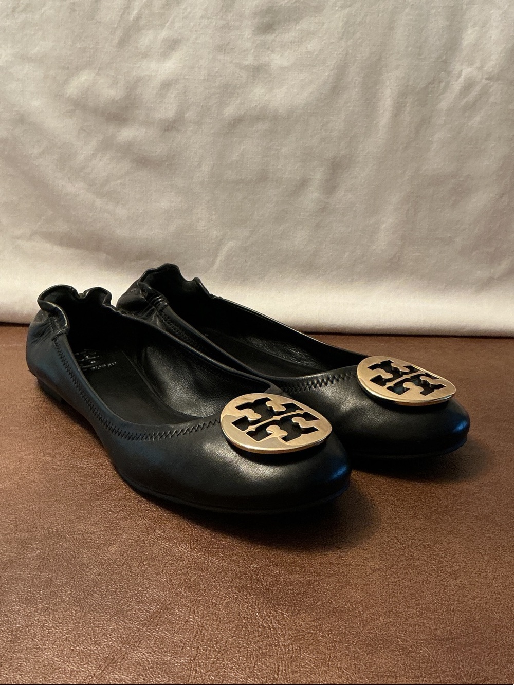 Tory Burch Black Leather Ballet Flats Gold Logo Medallion Sz 11 Women’s Shoes